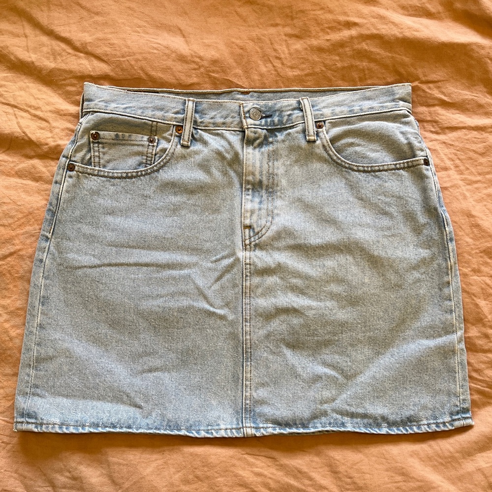 Levi’s Denim Mini Skirt - Size 31